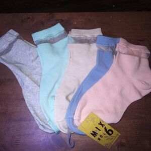 ⭐️2 for $10⭐️ Mix no. 6 Pastel colored and mesh ankle socks